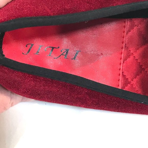 Jitai sz 9 1\2 velvet slip On loafer dress shoes red with gold crest studs - Picture 8 of 8